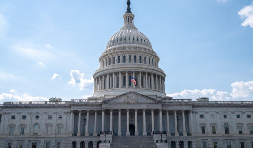 Законодавчі процеси щодо оподаткування криптовалют у США