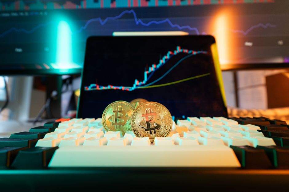 Графік зростання курсу Bitcoin на фоні падіння цін на нафту та угоди з Іраном