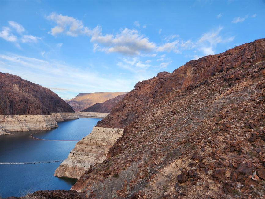 Логотип United States Water Reserve (USWR) криптовалюти