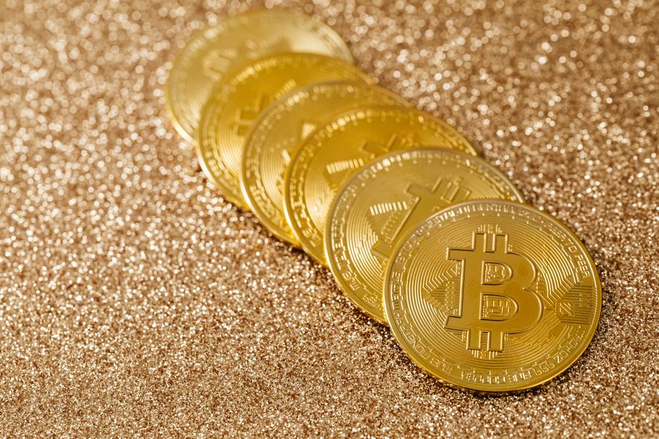 Графік падіння Bitcoin і золота на фінансових ринках