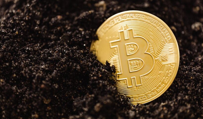 Графік криптовалюти з логотипом Bitmine