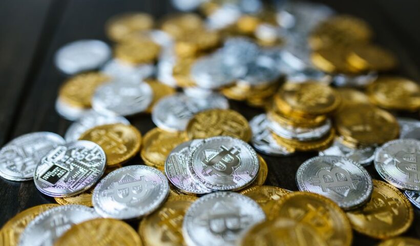 Ілюстрація інвестицій у криптовалюту та штучний інтелект