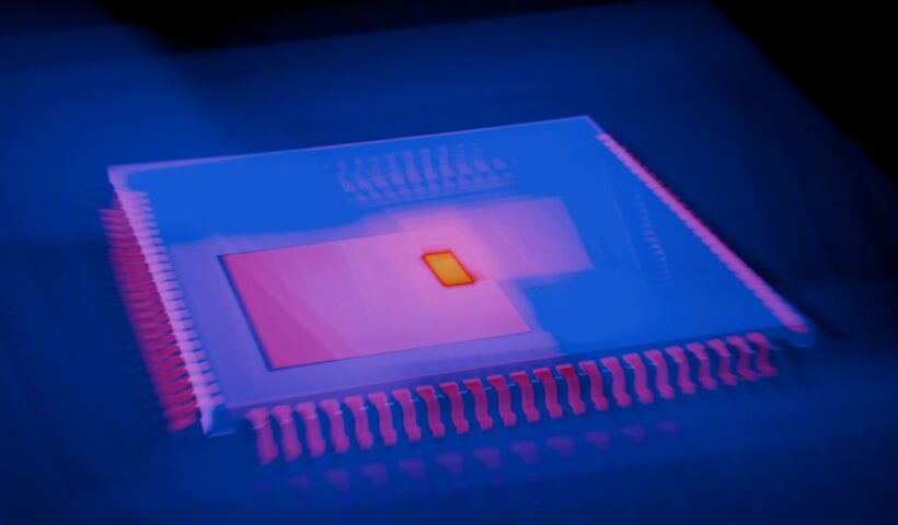 Ілюстрація платформи chip-on-wafer для апаратного забезпечення штучного інтелекту