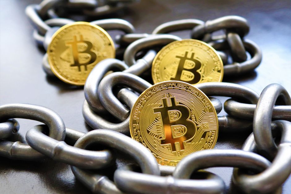 Логотип Epic Chain та символ криптовалюти EPIC