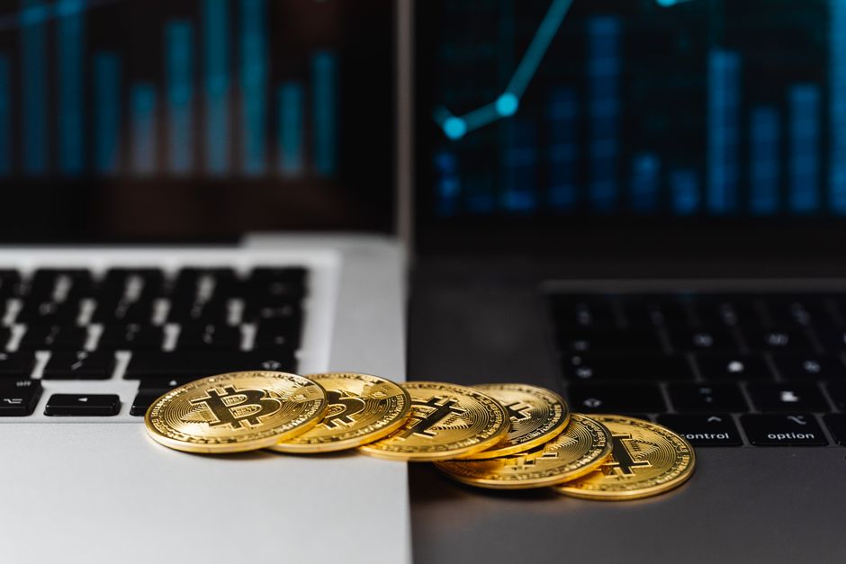 Графік зростання Bitcoin на фоні падіння акцій SK Hynix