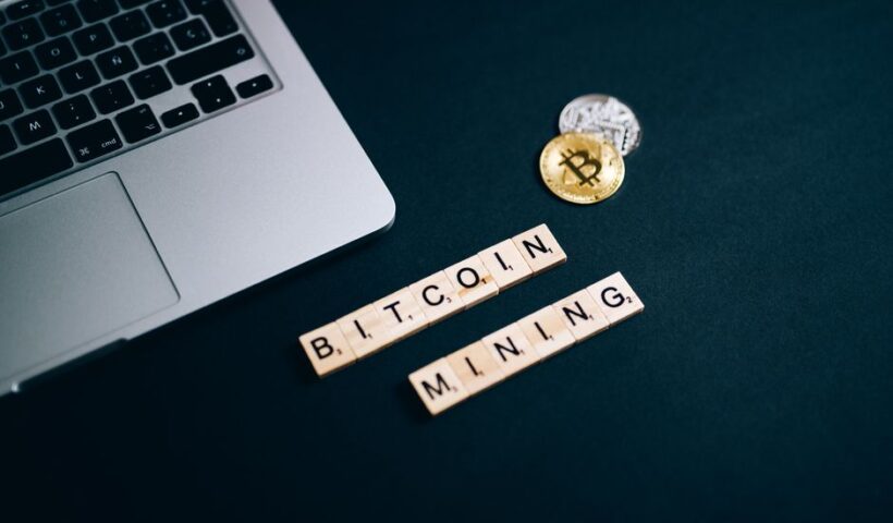 Обладнання для майнінгу Bitcoin та апаратний гаманець Coldcard