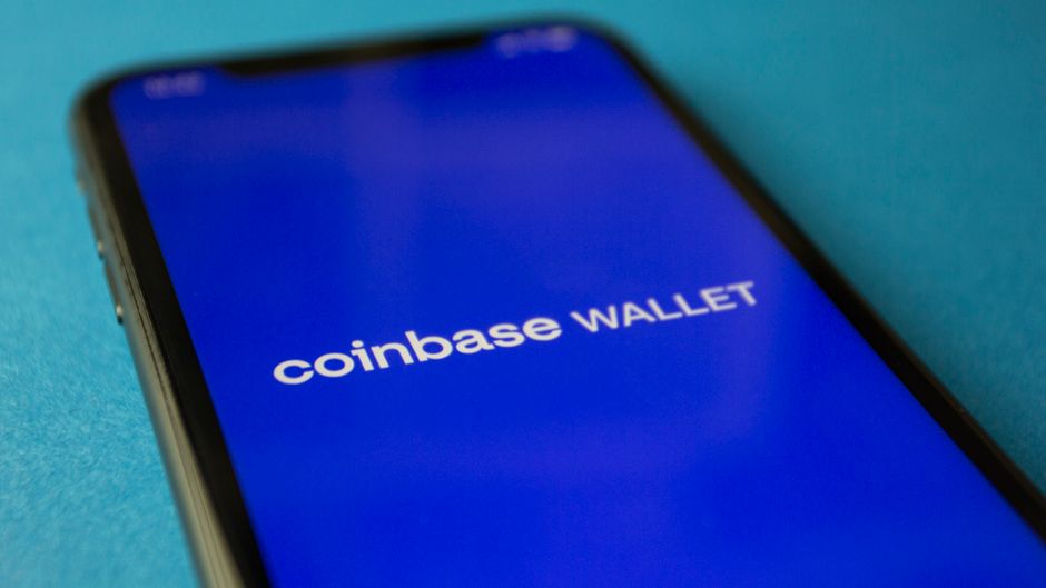 Графік зниження обсягів торгів на криптобіржі Coinbase